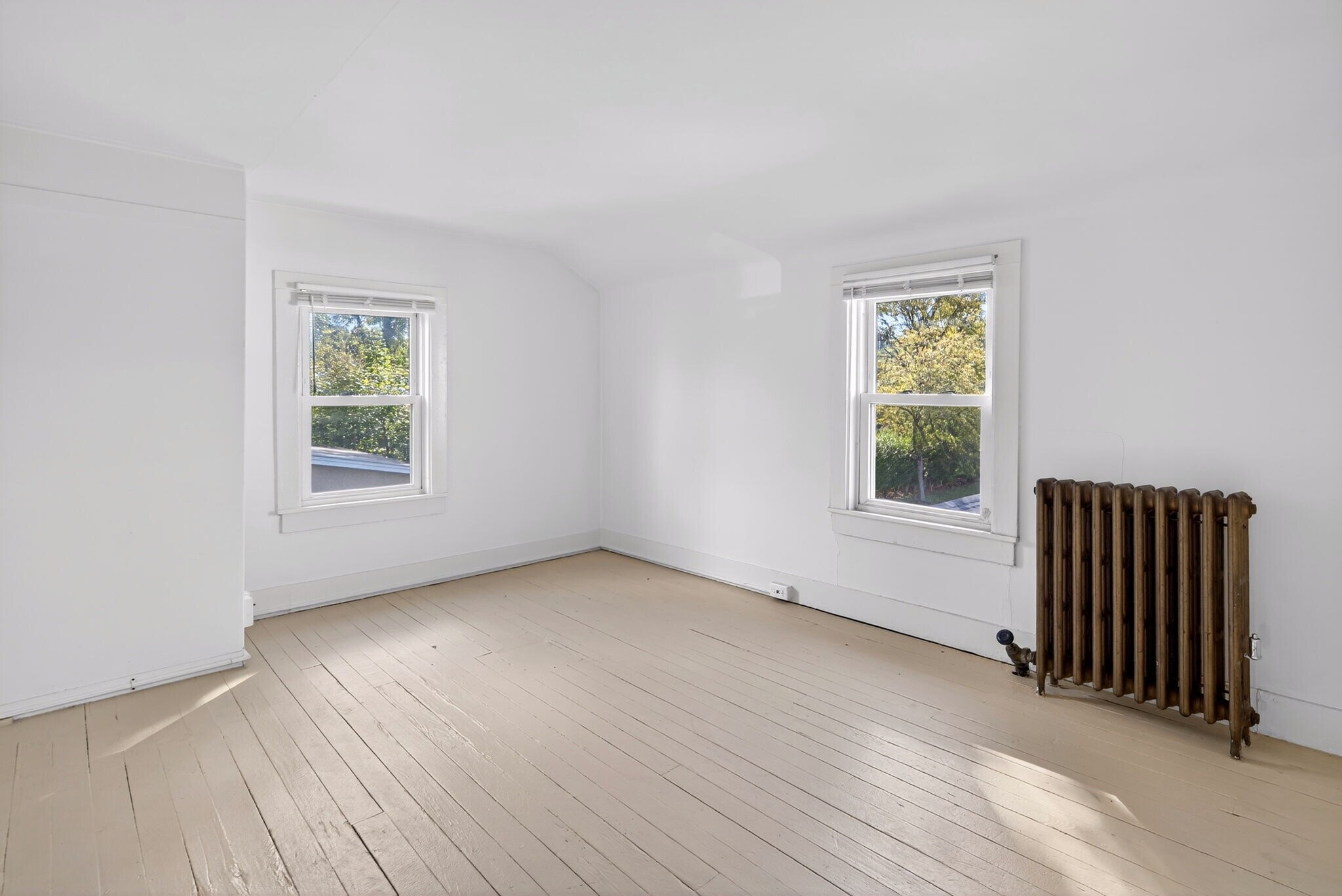 Building Photo - 727 W Court St