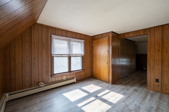 Building Photo - 7 105th St