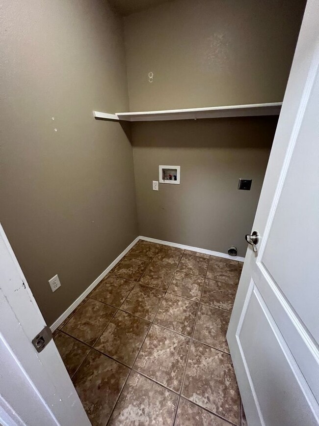 Building Photo - Nice 3 Bed 2 Bath house in new housing division off Northridge Drive