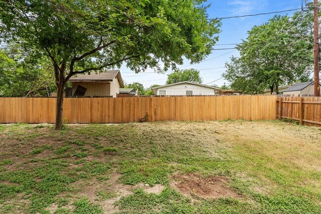 Building Photo - 8408 Staunton Dr
