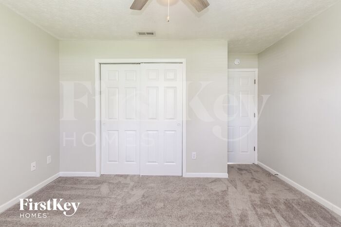 Building Photo - 6943 Bosk Ct