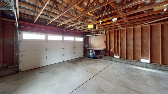 Building Photo - Charming 3BR/2BA Home with Oversized Fenced Yard in Prime Petaluma Location