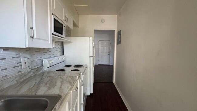Building Photo - Villa Style Apartment 4410 / Unit 4410