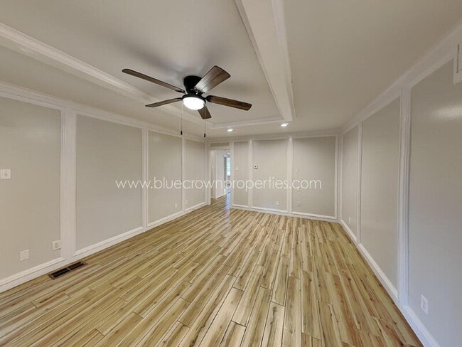 Building Photo - 5928 Fox Hill Ln