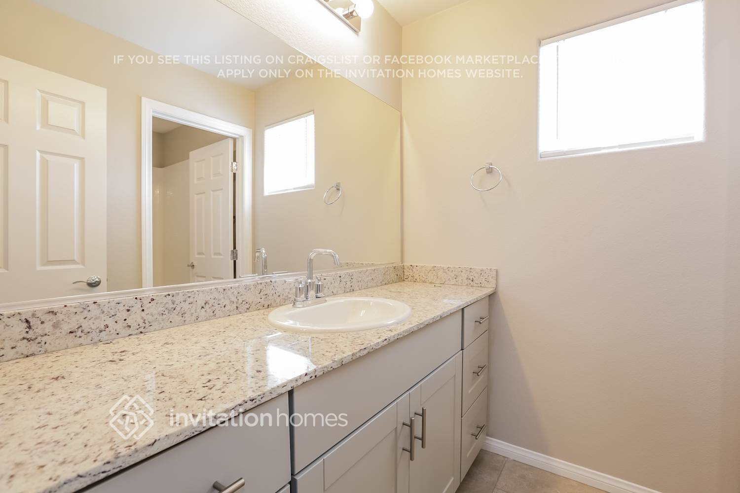 Building Photo - 9291 S Park St