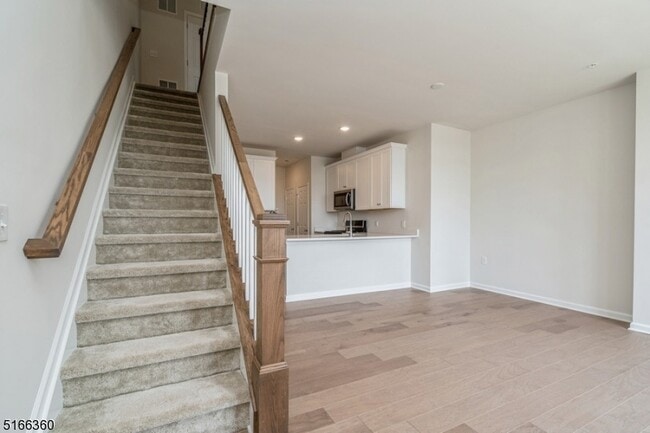 Building Photo - 43 S Davenport St