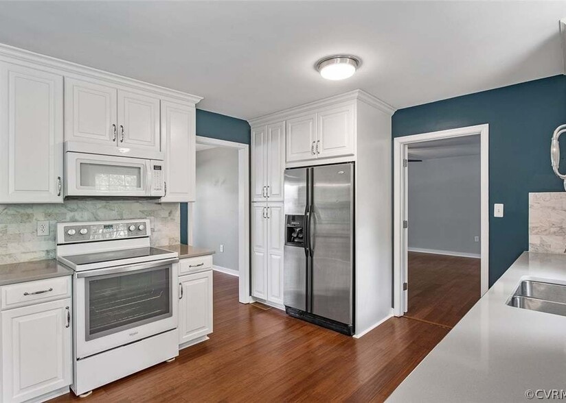 Kitchen - 8025 Secretariat Dr