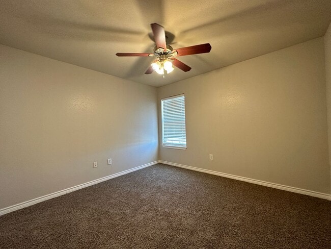 Building Photo - 3 bed 2 bath Frenship ISD