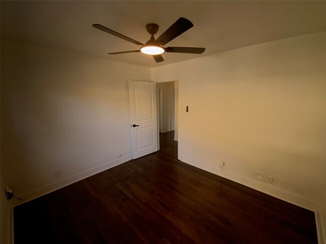 Building Photo - 610 Fostoria Ln