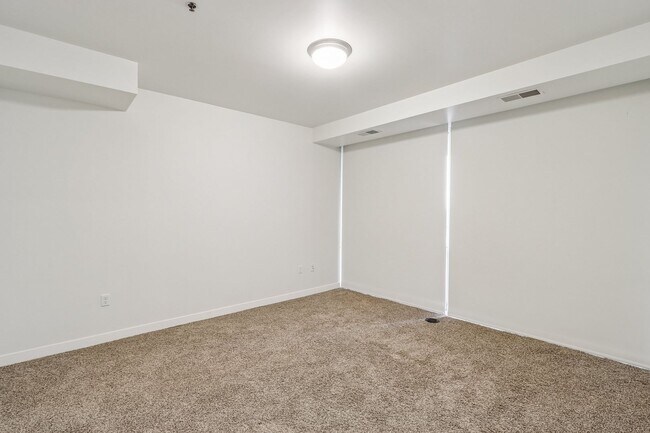 Building Photo - $1,950 | 1 Bedroom, 2 Bathroom Condo | Pet Friendly* | Available for Immediate move-in!