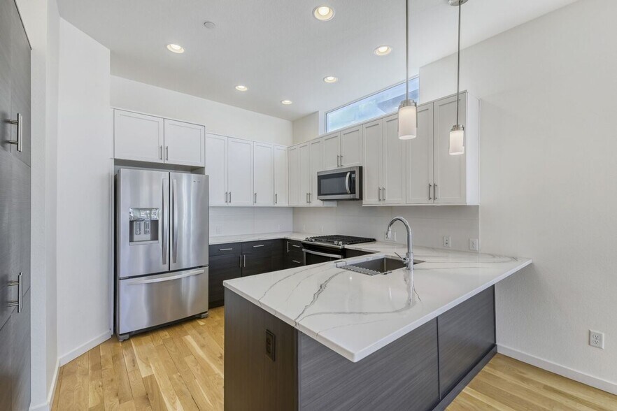 Building Photo - 1356 Snowberry Ln