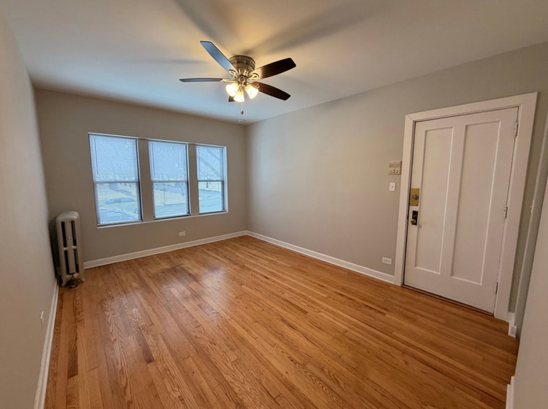 Building Photo - 2609 N Kostner Ave