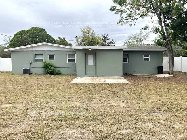 Building Photo - 512 Elm Dr