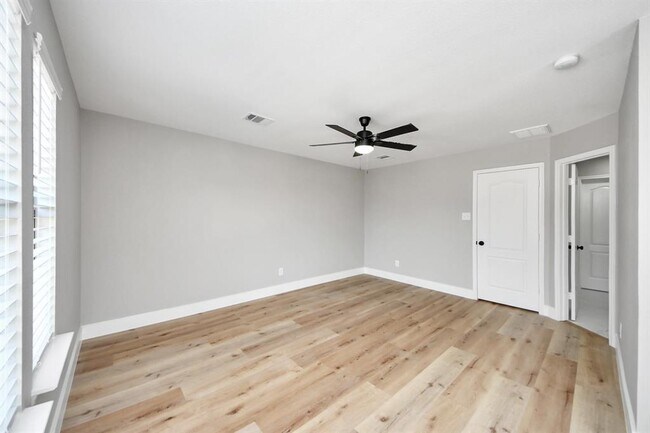 Building Photo - 354 Remington Harbor Ct