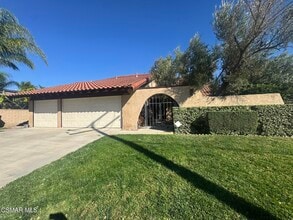 Building Photo - 2930 Reservoir Dr