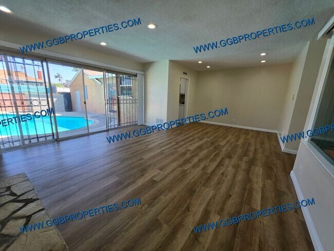 Building Photo - Gorgeous Turnkey 4 BD / 2.5 BA Home in Hawthorne