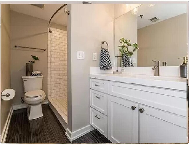 Building Photo - 1407 Vine St