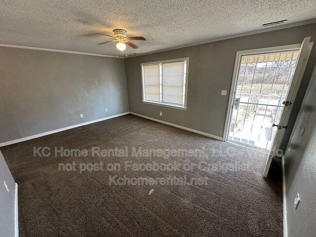 Building Photo - 8044 Wabash Ave