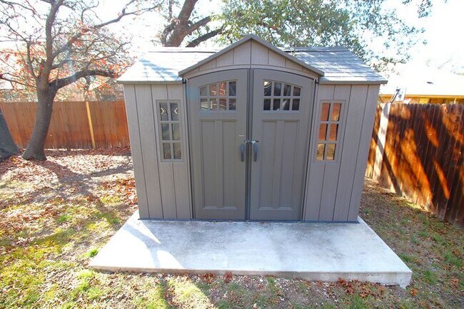 Building Photo - 6707 Rosita Oak Dr