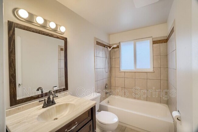 Building Photo - 3660 Brentwood Terrace