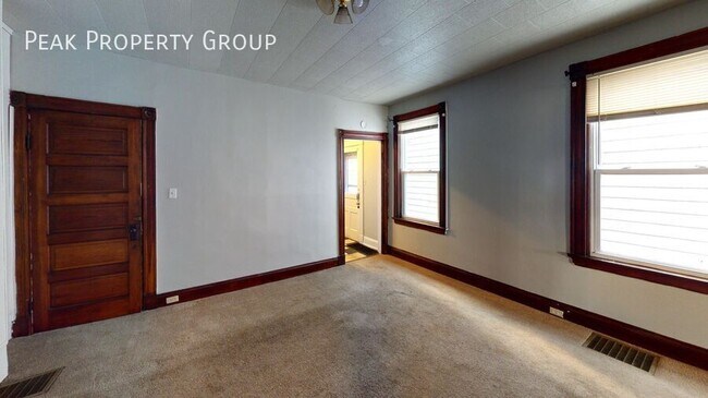 Building Photo - 2544 Vestry Ave