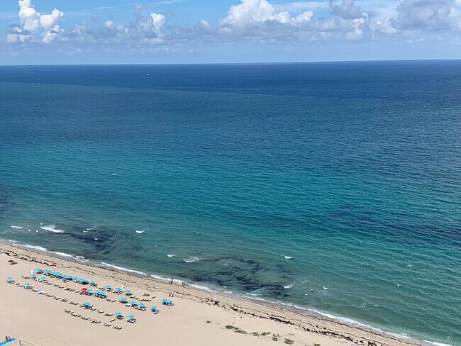 Primary Photo - 3000 N Ocean Dr