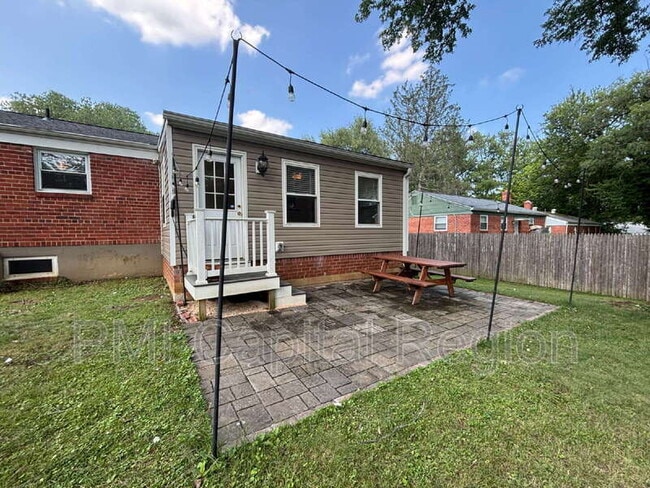 Building Photo - 4706 Red Fox Rd