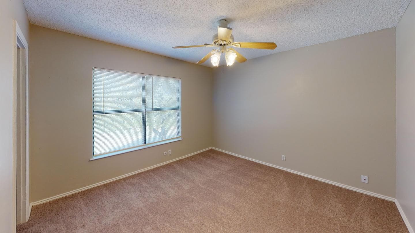 Building Photo - 14102 N Hills Village Dr