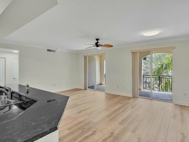 Building Photo - 1405 Renaissance Way