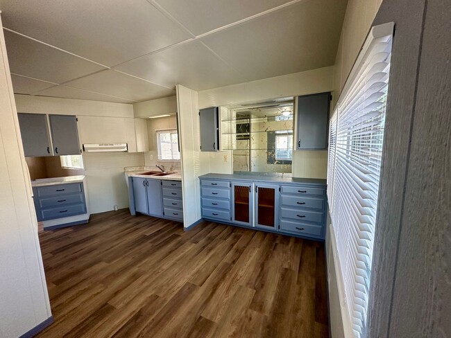 Building Photo - Newly remodeled trailer in park
