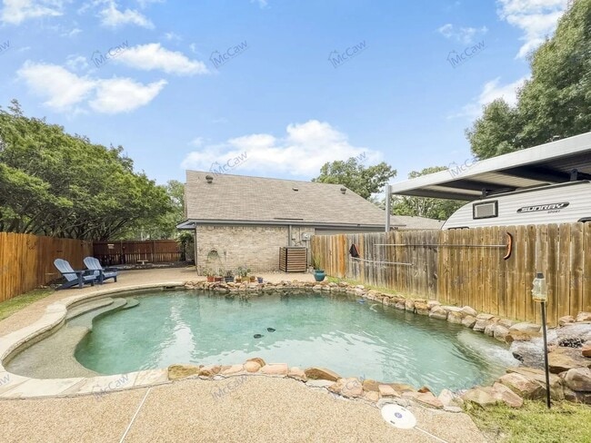 Building Photo - 767 Dove Cir