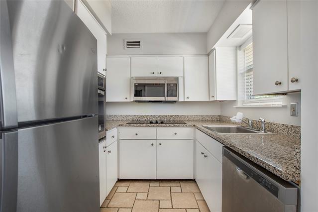 Building Photo - 5817 Sandhurst Ln