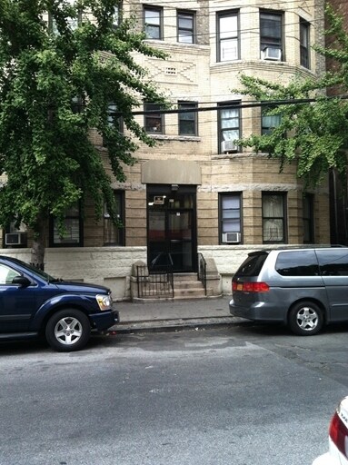 Building Photo - 21 Lawrence St