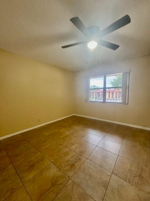 Building Photo - 5939 Forest Hill Blvd