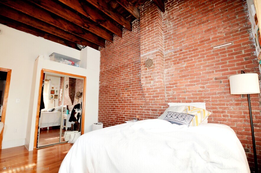 Building Photo - 27 Saint Marys Ct