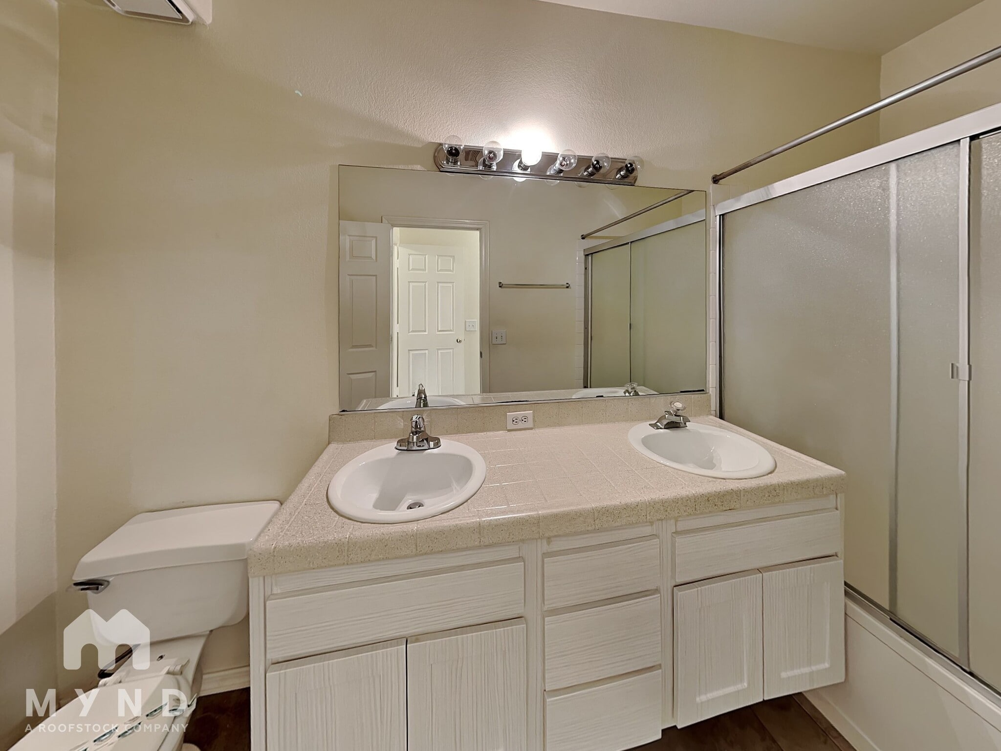 Building Photo - 5225 W Reno Ave