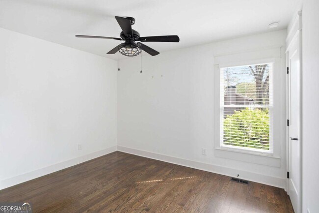 Building Photo - 318 Ashburton Ave SE