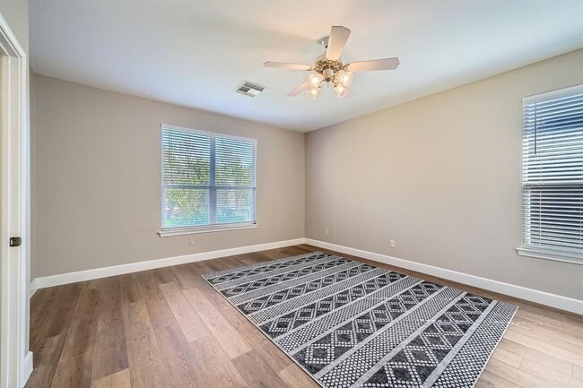 Building Photo - 15013 Doria Dr