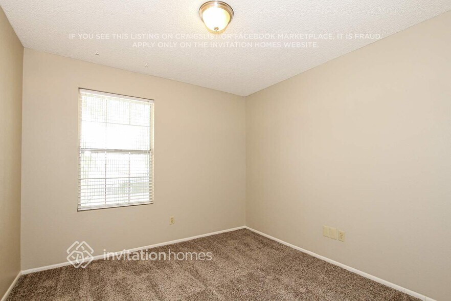 Building Photo - 8804 N 106th Ln