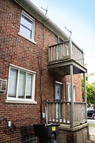 Building Photo - 17614 Roselawn St