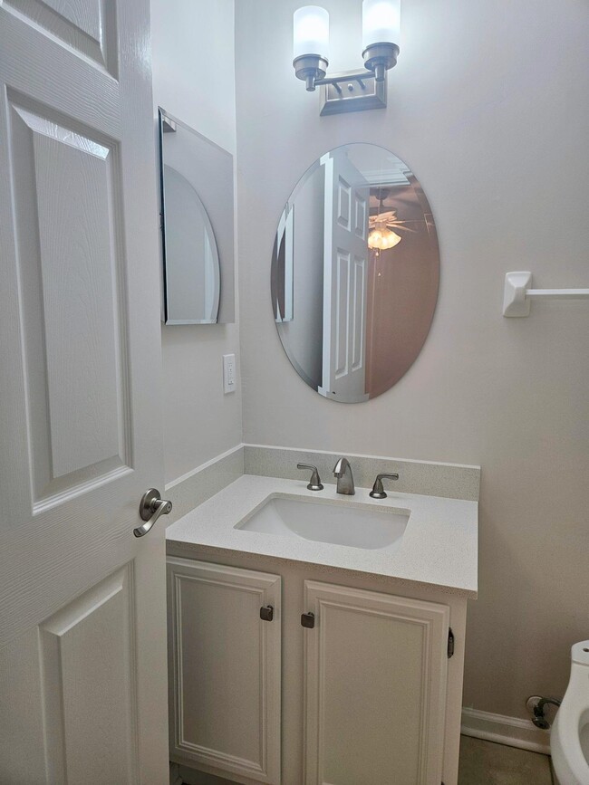 Building Photo - 433 Richview Park Cir W