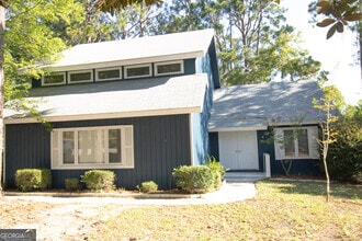 Building Photo - 214 Valley Rd
