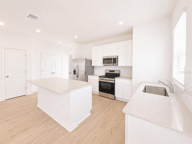 Building Photo - 5115 Loyalty Dr