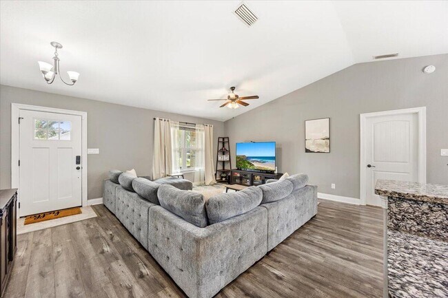 Building Photo - 5424 Maverick Ln