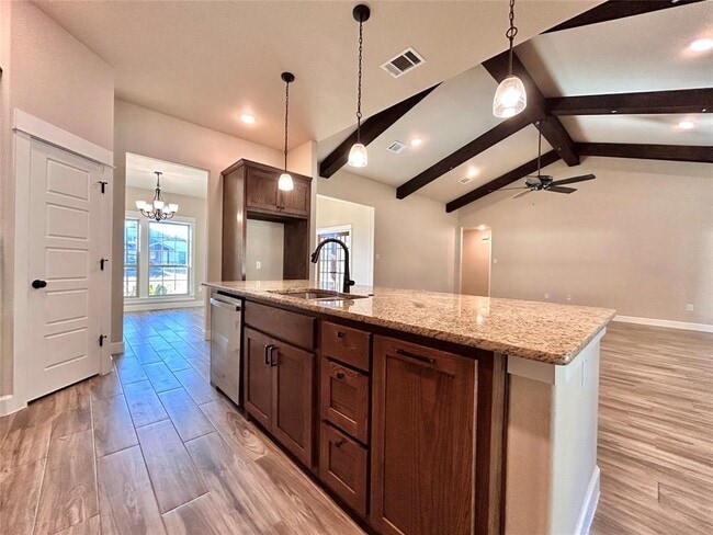 Building Photo - 112 Savage Cir