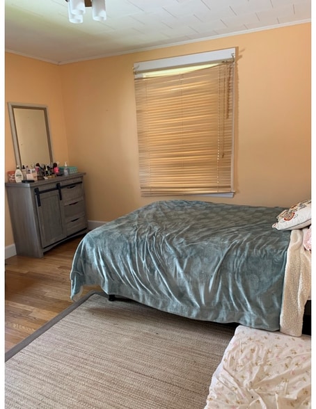 Building Photo - 2 2nd St