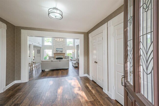 Building Photo - 1319 Hannington Dr