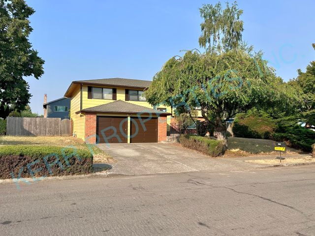 Building Photo - Charming 3-Bed Troutdale Home with Spacious 2,114 Sq Ft Layout & 2.5 Baths!