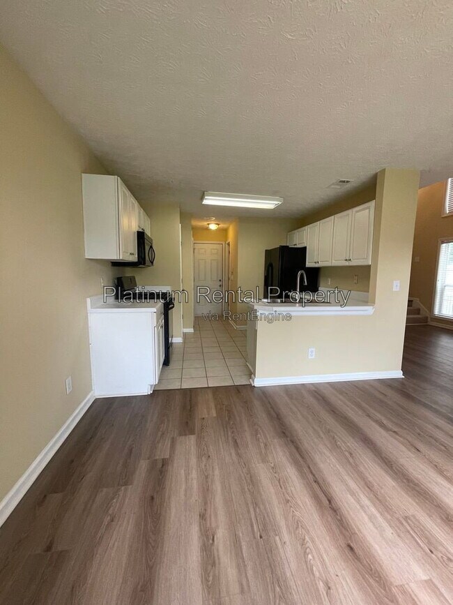 Building Photo - 810 Camelon Ct
