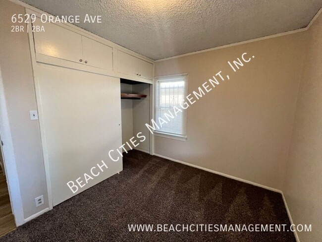 Building Photo - Large 2 Bedroom Home In North Long Beach